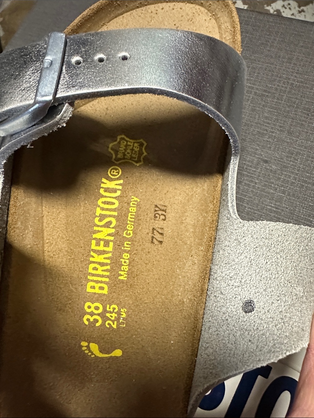 Birkenstock Arizona women’s Metallic Silver Two-Strap Sandals size 7 (38) - Picture 6 of 7